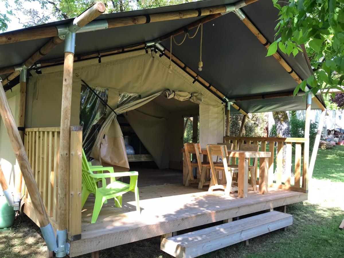 Camping Le Mondou Hotel Saint-Julien-de-Lampon Exterior foto